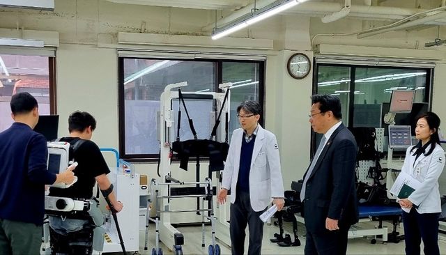 국립재활원을 방문한 주형환 저출산위 부위원장