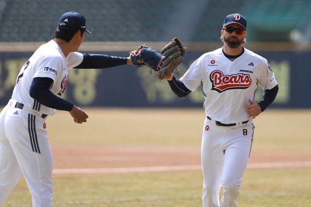 두산 외야수 케이브