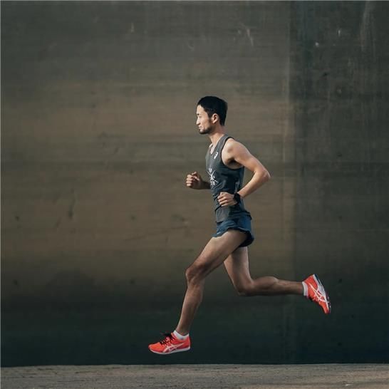 러닝하는 '김울프' 작가