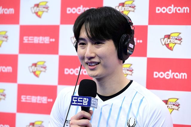 경기 수훈 선수 인터뷰에 나선 이시우