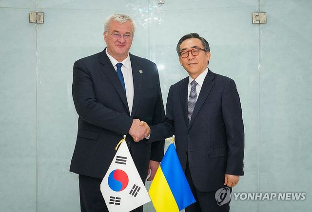 작년 11월 열린 한·우크라이나 외교장관 회담