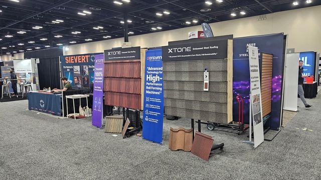 미국 '국제 루핑 엑스포'에서 공개한 KG스틸의 스톤칩 엠보스 강판