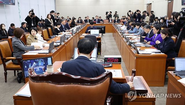 '의사 정원 심의' 의료인력 추계위법 복지위 상정