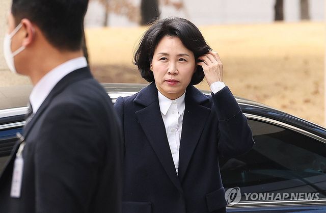 항소심 첫 공판 출석하는 김혜경 씨