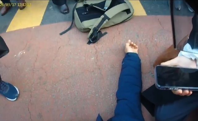 쓰러진 시민 심폐소생술