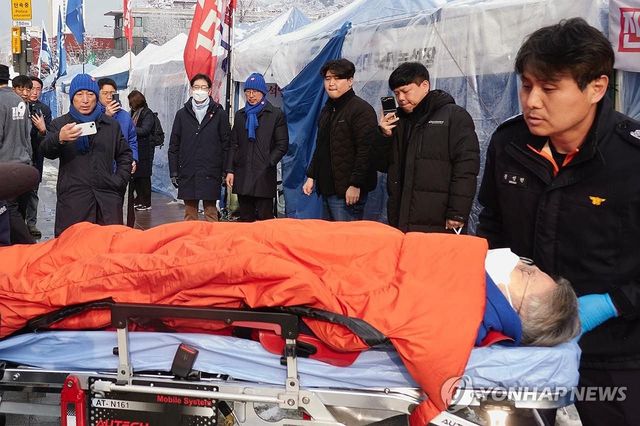 단식 중이던 더불어민주당 민형배 의원 병원 이송