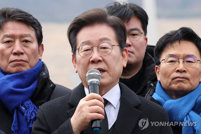 5·18민주묘지 찾은 이재명 대표