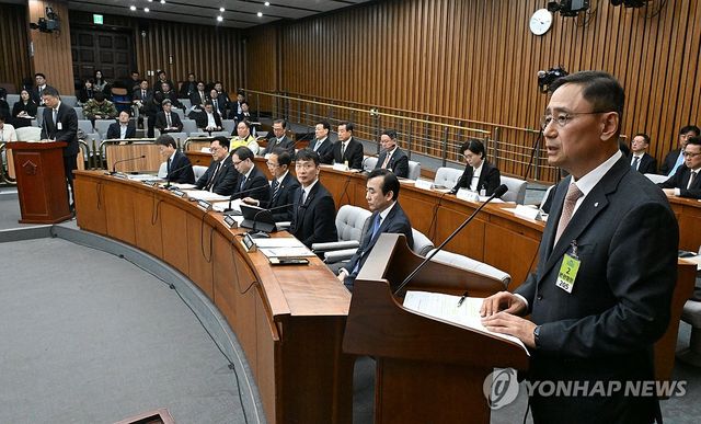 답하는 금정호 신영증권 사장