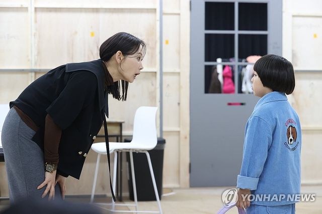 최자운 다독이는 김선영