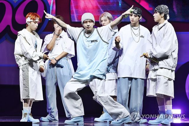 보이넥스트도어