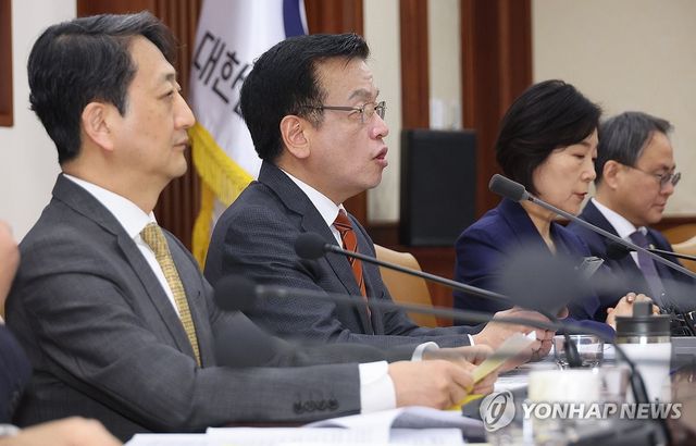 발언하는 최 권한대행