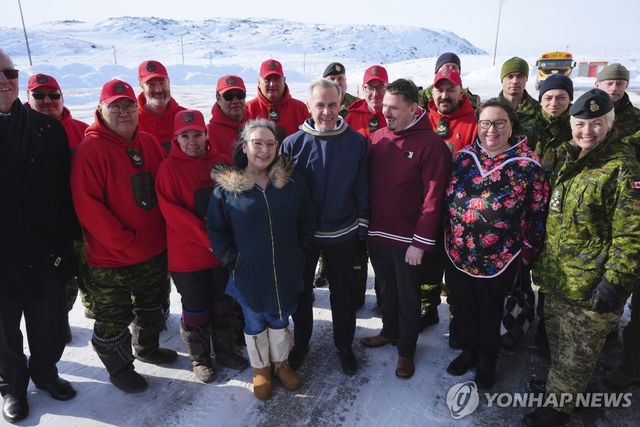 북극권을 방문한 마크 카니 캐나다 총리