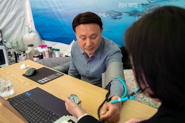 단식농성 중인 강임준 군산시장