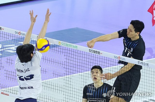 공격하는 최민호