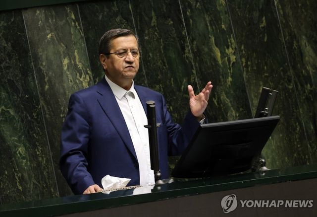 이란 의회, 재무장관 불신임