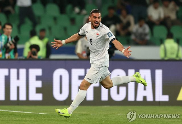 추격골 넣은 이라크의 아캄 하솀