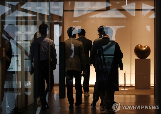 검찰, 오세훈 서울시장 집무실 압수수색