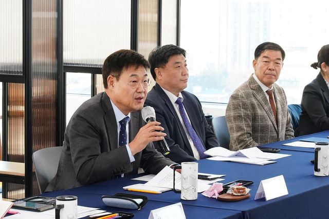 19일 '헌재 선고 대비 유관기관 비상대책 회의'에서 발언하는 정문헌 종로구청장 