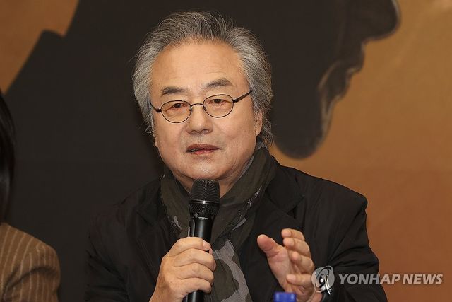 인사말하는 배우 정동환