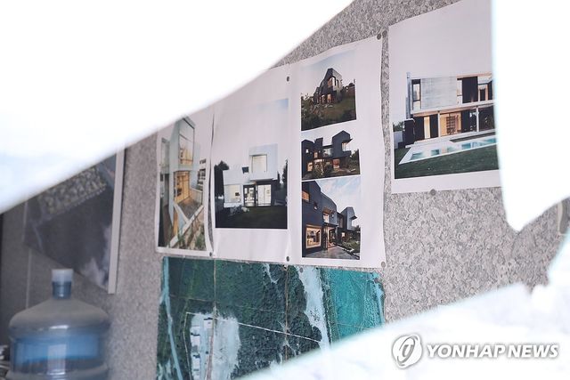 적막함 흐르는 강원 고성군 한 타운하우스