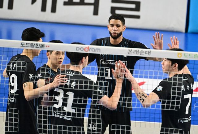 시즌 30승을 달성한 현대캐피탈