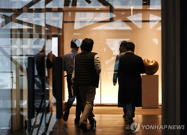 검찰, 오세훈 서울시장 집무실 압수수색