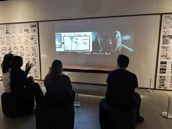 아카데미영화박물관의 '디렉터스 인스퍼레이션: 봉준호' 전시장 내부