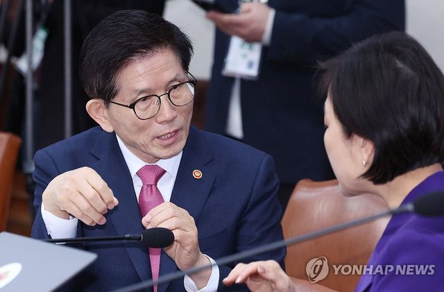 국무회의 참석한 김문수 고용노동부 장관