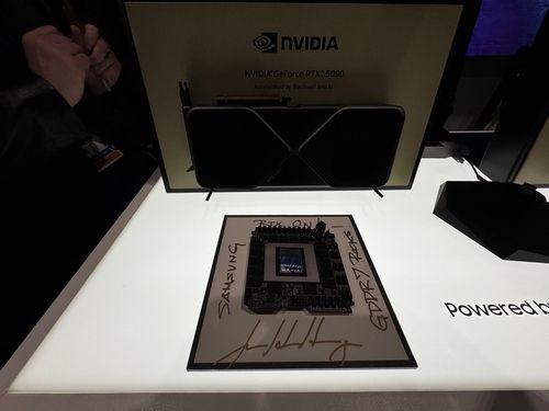 젠슨 황의 친필 사인