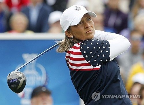 2015년 솔하임컵에서 티샷하는 스탠퍼드.