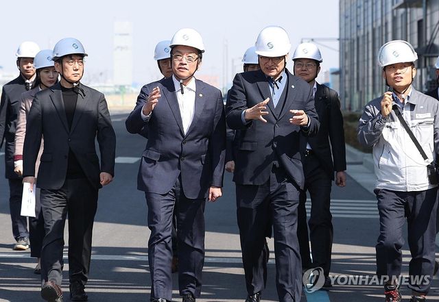 최 권한대행, 이차전지 재활용 기업 방문