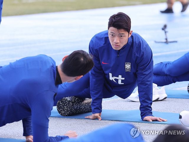 회복훈련 하는 황희찬