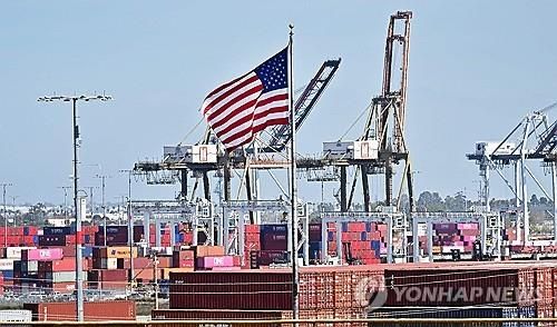 캘리포니아주 롱비치항의 컨테이너