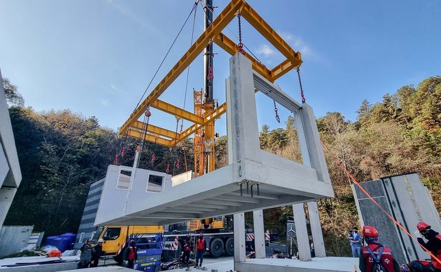 현대건설 용인 기술연구원 내에서 시공되는 PC 라멘조 