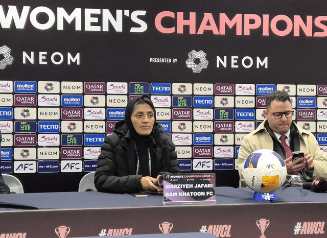 마르지예 자파리 밤 카툰 감독