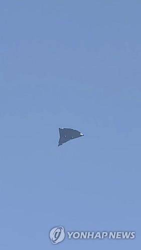 지난해 12월 중국 청두 상공서 목격된 신형 전투기 추정 항공기