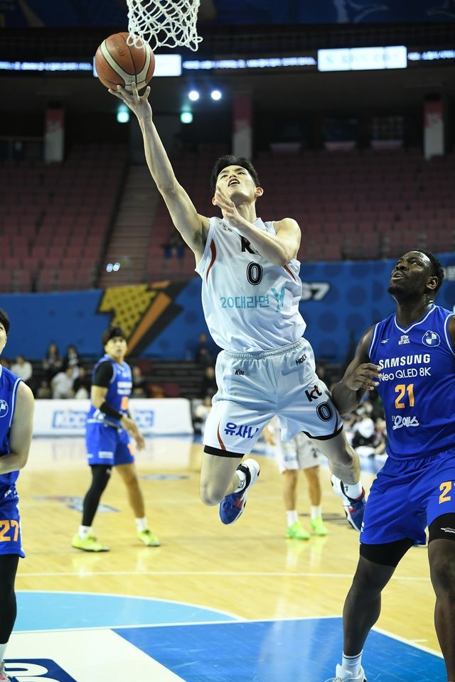 kt 하윤기의 슛