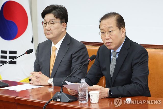 입장 발표하는 권영세 비대위원장