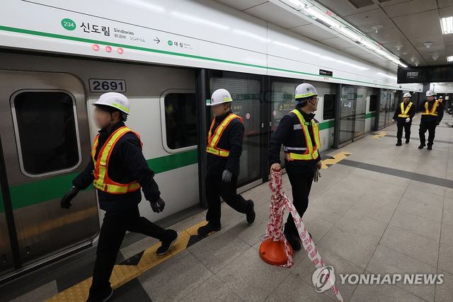 지하철 2호선 신도림역 열차 탈선 사고 복구작업