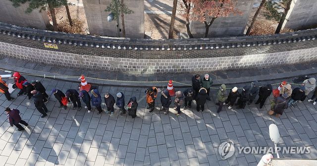 노인 10명 중 4명 빈곤층