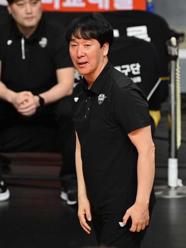 OK저축은행 사령탑으로 현장에 복귀하는 신영철 감독