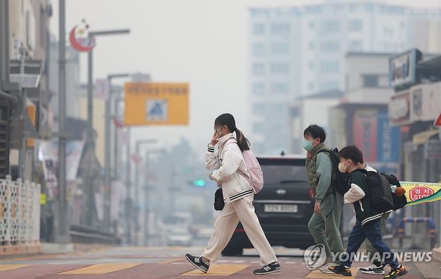 산불 연기 속 등교