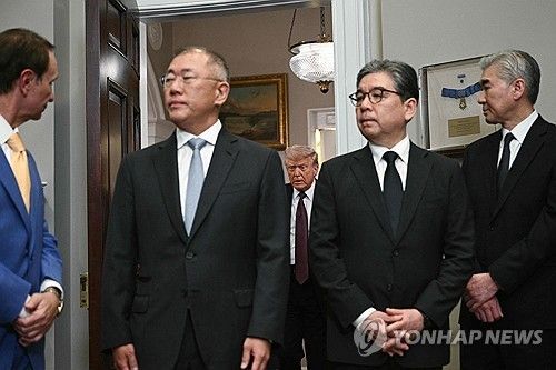 정의선 현대차그룹 회장과 장재훈 현대차그룹 부회장 