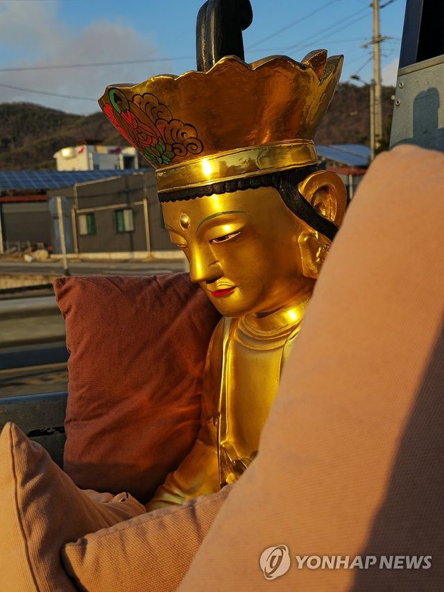 의성 산불에 이송되는 운람사 불상