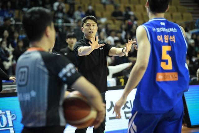 삼성의 김효범 감독