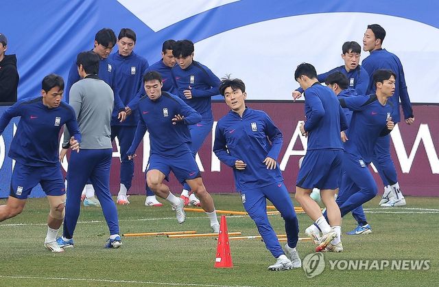 훈련하는 황인범