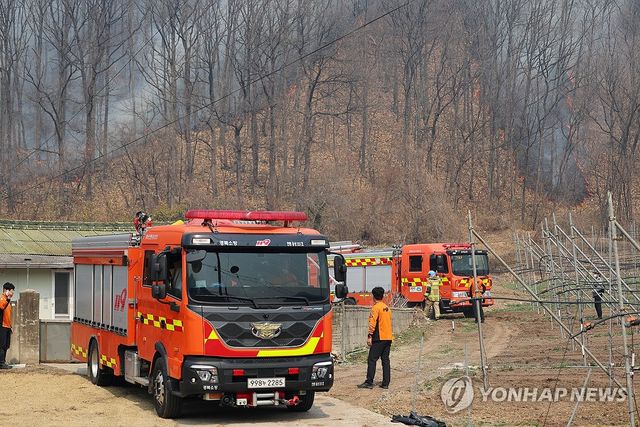민가 코 앞까지 내려온 불