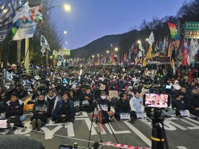 전농이 연 남태령 심야 집회