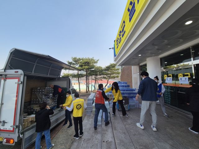 구호 물품 도착