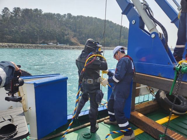 잠수사 투입 준비
